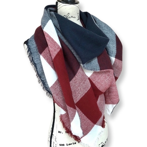 Luxury Cashmere Acrylic Plaid Knitted Triangle Scarf - Picture 3 of 6